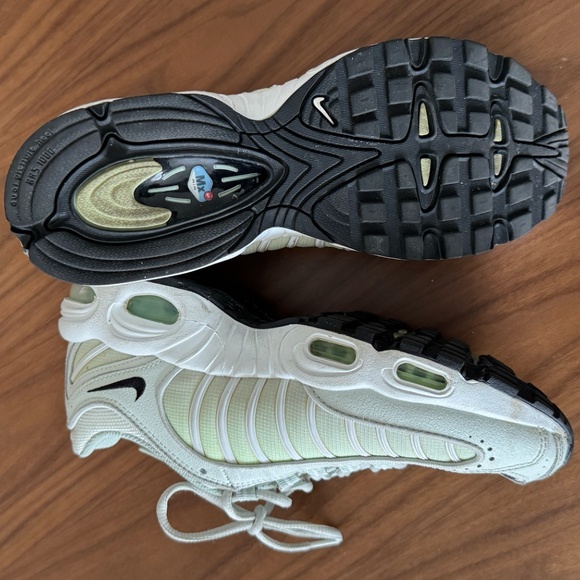 Nike Women's Sneakers in Light Green and White - Picture 5 of 9